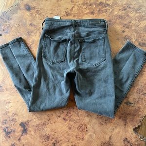 Hollister ripped skinny jeans, size 27 EUC